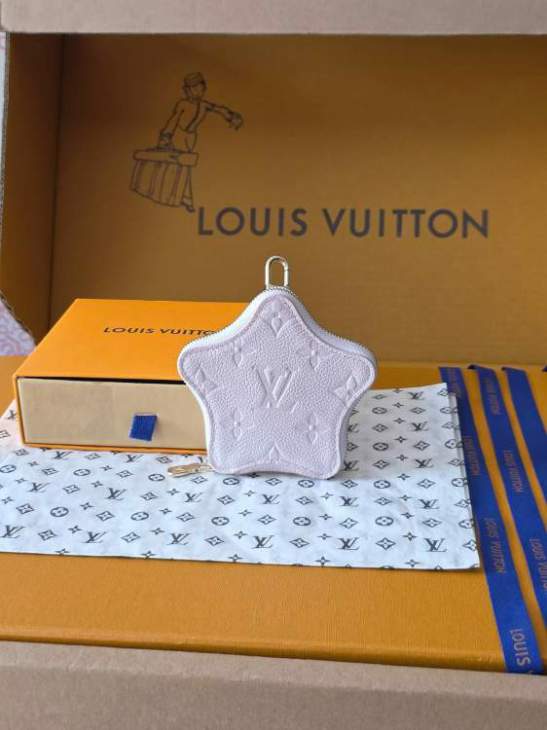 Picture of Louis Vuitton Wallets _SKUfw221566433fw